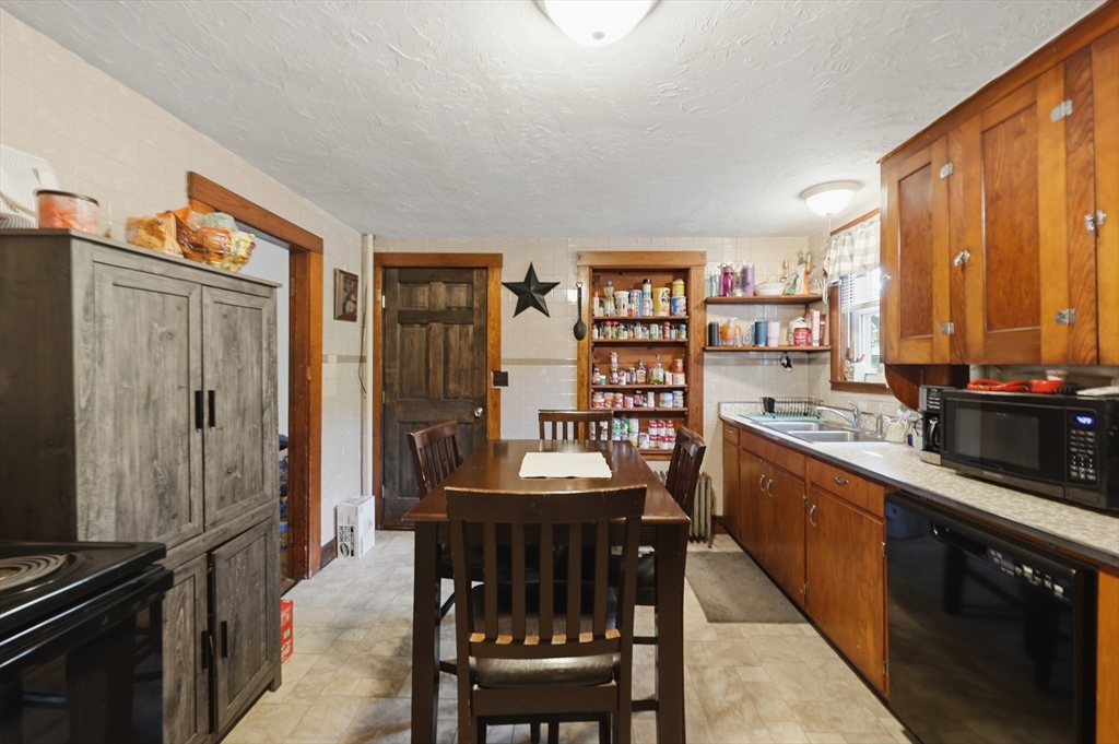 112 South Royalston Road Athol, MA 01331 - Photo 8 of 36