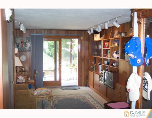 25 Brian Road Edison, NJ 08817 - Photo 2 of 10 Gallery Image 2