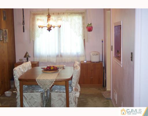 25 Brian Road Edison, NJ 08817 - Photo 5 of 10 Gallery Image 5