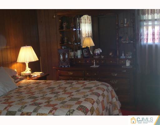 25 Brian Road Edison, NJ 08817 - Photo 6 of 10 Gallery Image 6