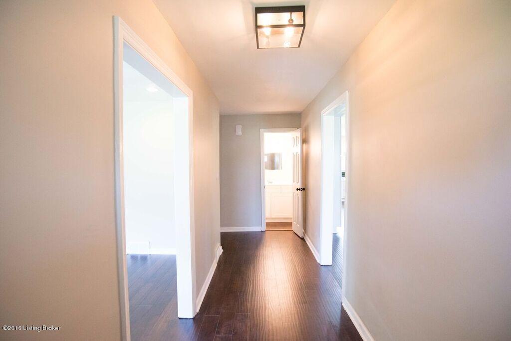 642 Country Club Road Louisville, KY 40206 - Photo 10 of 24 image