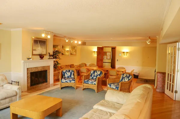 $139,900 | 4387 Wilshire Boulevard, Unit 307, Mound, MN 55364