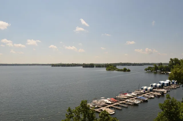 $139,900 | 4387 Wilshire Boulevard, Unit 307, Mound, MN 55364