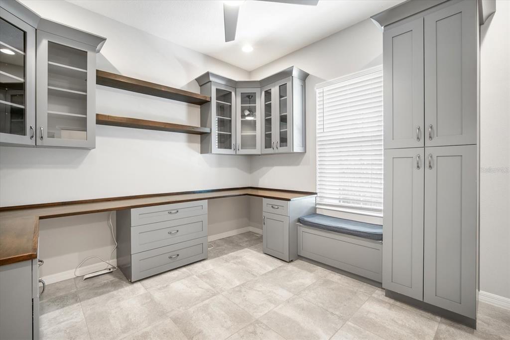 6523 Watson Road Riverview, FL 33578 - Photo 5 of 32 a view of cabinets and window