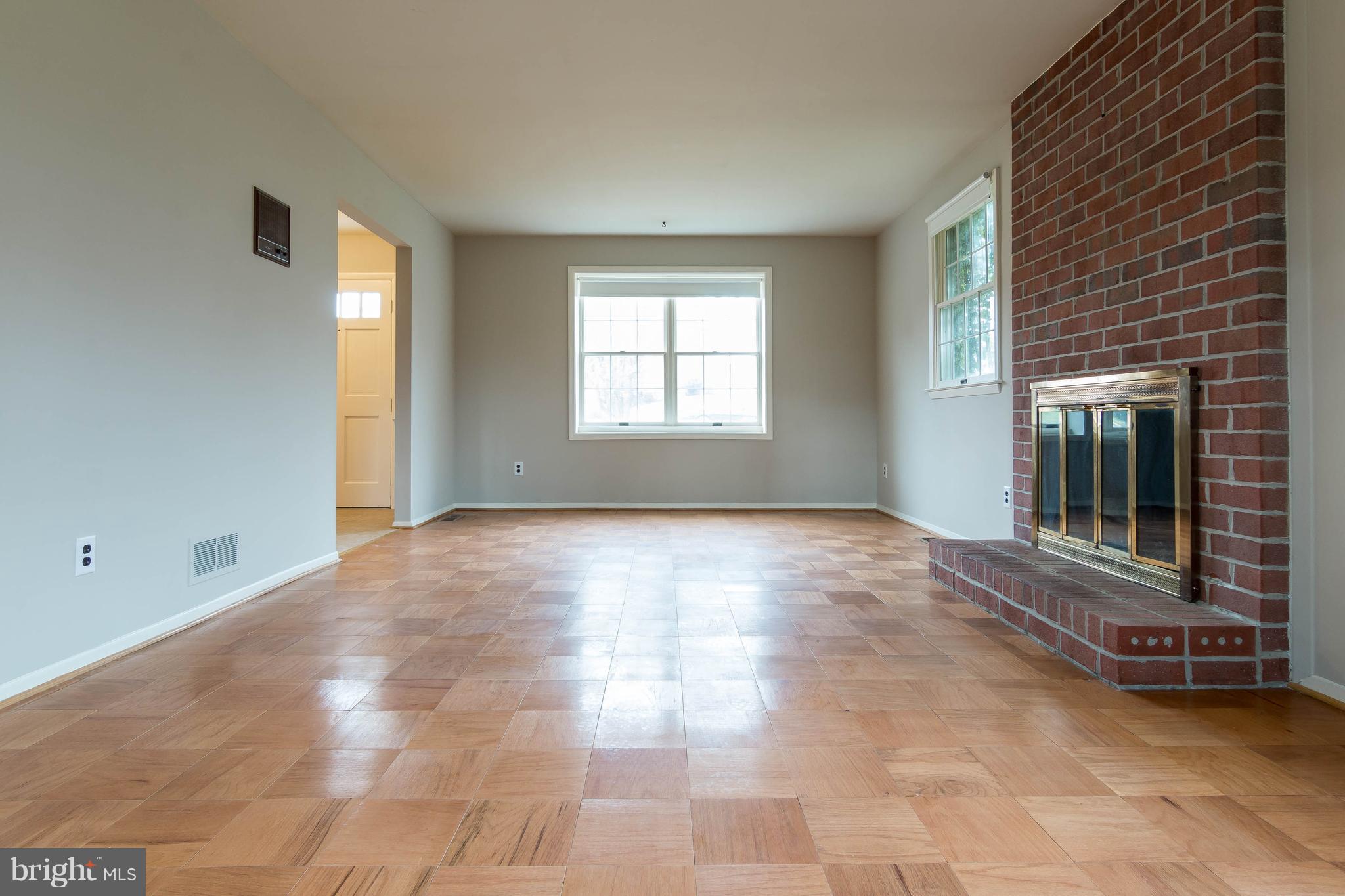 1033 Breezewick Road Baltimore, MD 21286 - Photo 5 of 28 Gallery Image 5