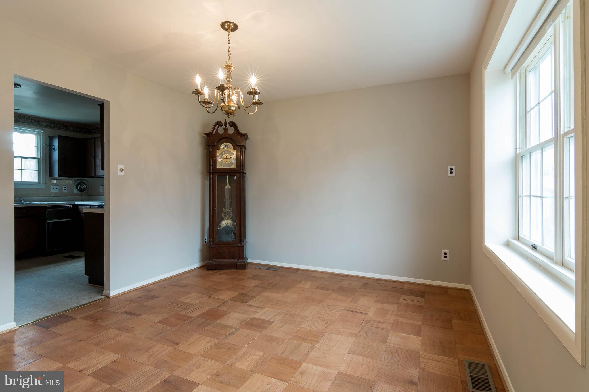 1033 Breezewick Road Baltimore, MD 21286 - Photo 6 of 28 Gallery Image 6