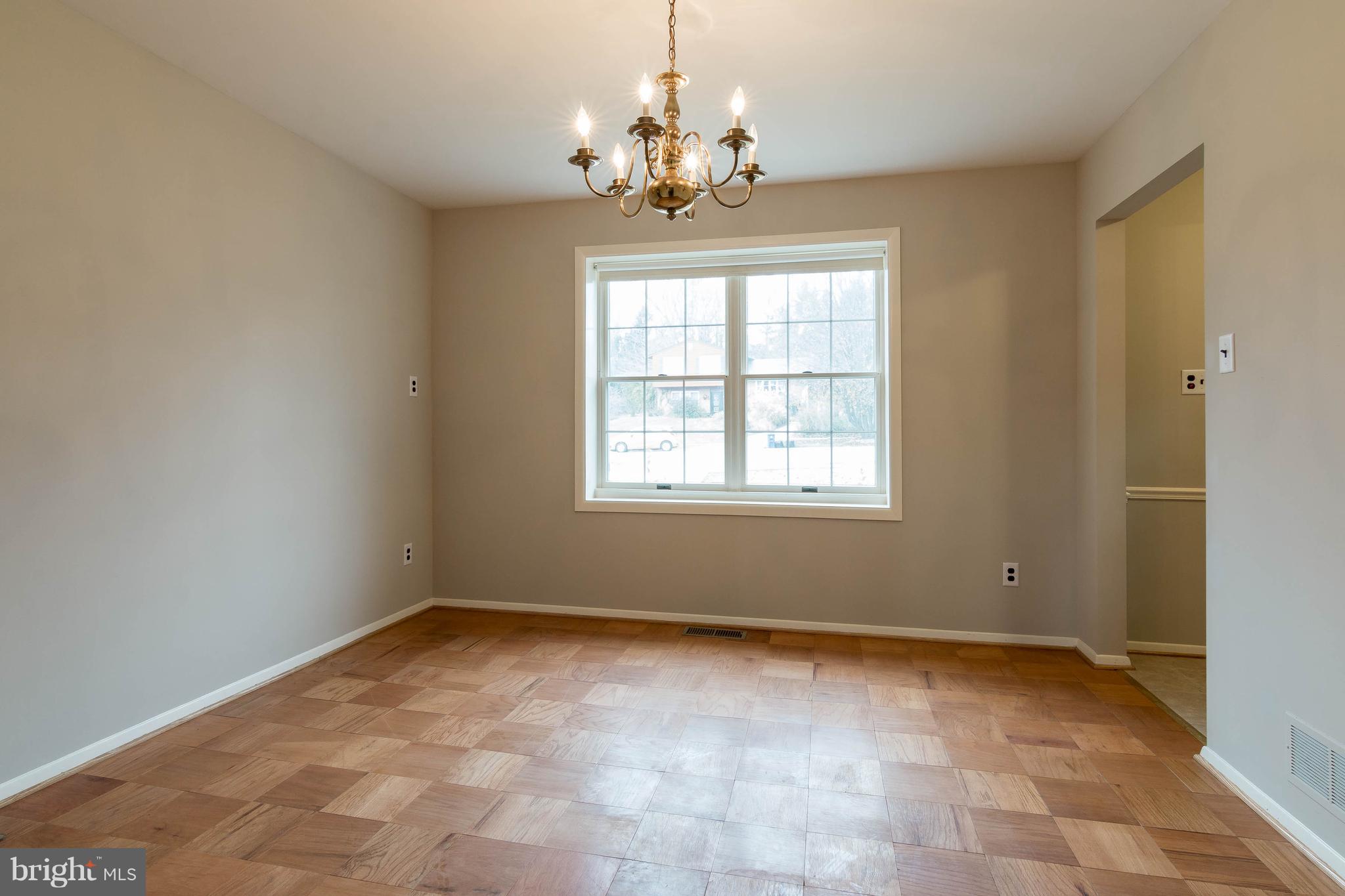 1033 Breezewick Road Baltimore, MD 21286 - Photo 8 of 28 Gallery Image 8
