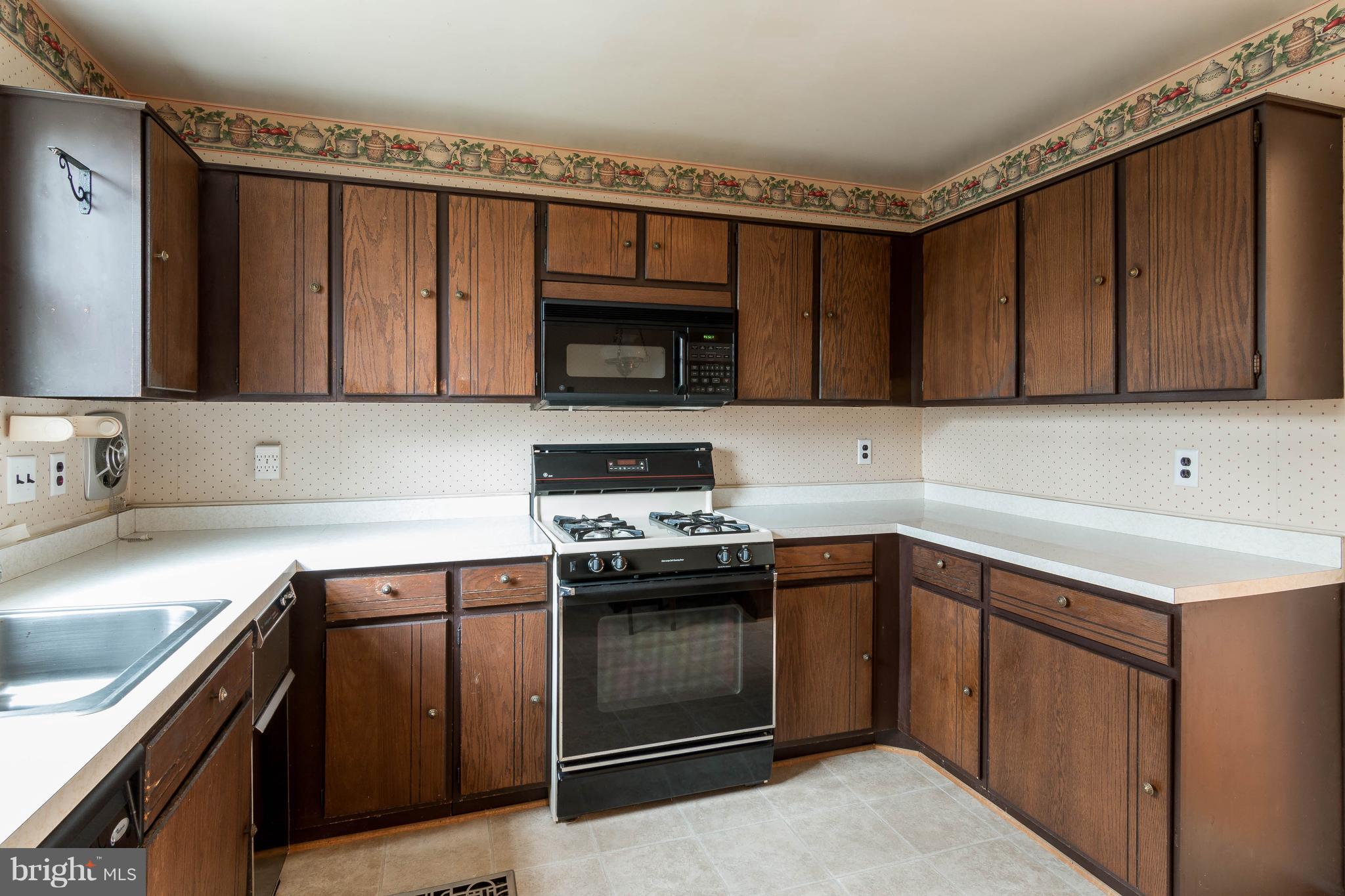 1033 Breezewick Road Baltimore, MD 21286 - Photo 10 of 28 Gallery Image 10
