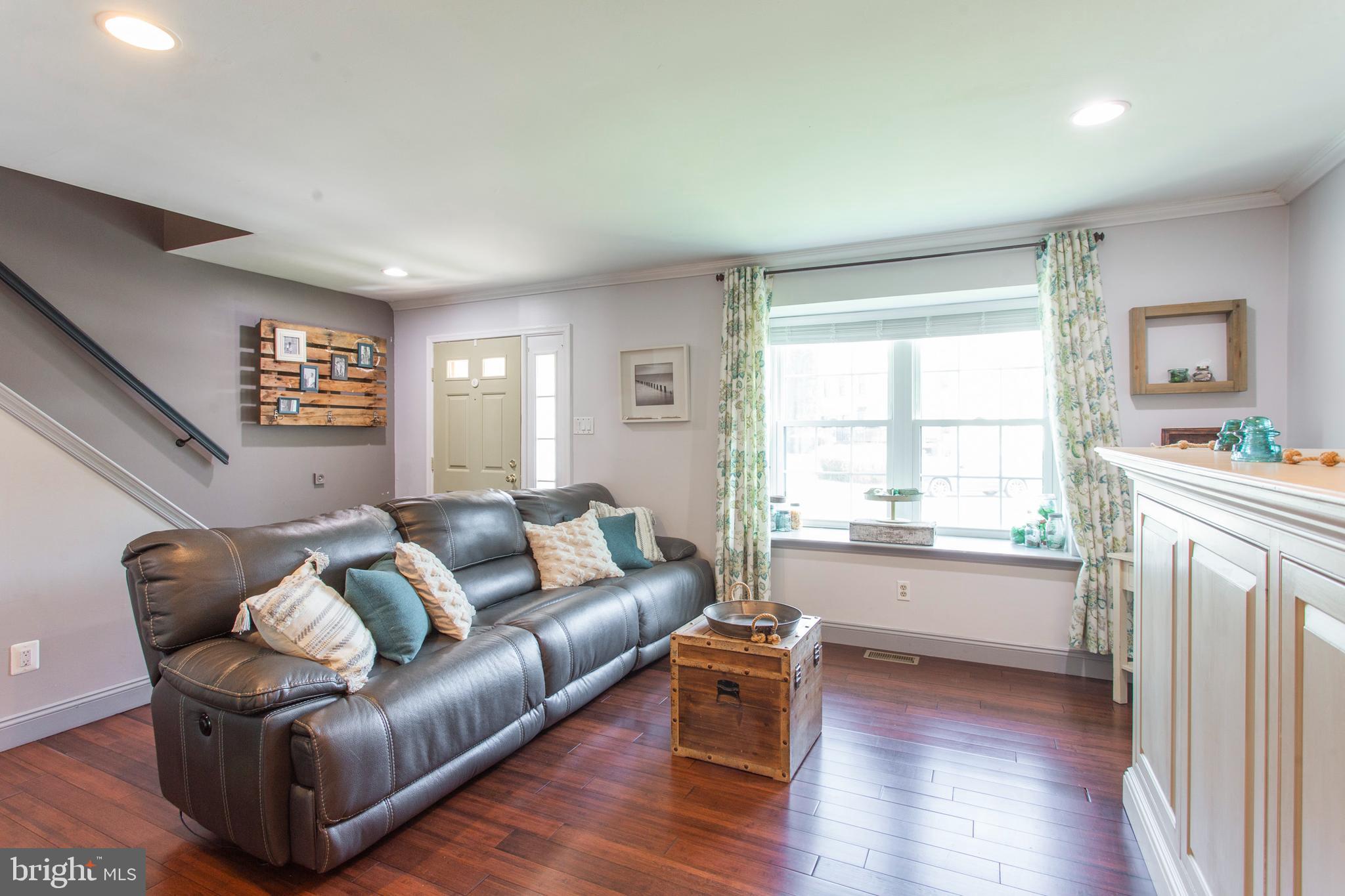403 Carpenter Circle Brookhaven, PA 19015 - Photo 4 of 40 Gallery Image 4
