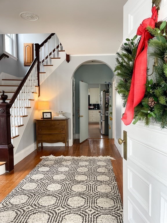 a view of entryway and hall