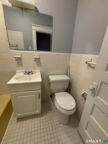 $1,700 | 130 Wilson Street, Unit 2, Bridgeport, CT 06605