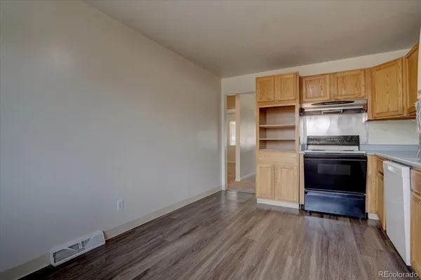 wooden floor and closet in a room