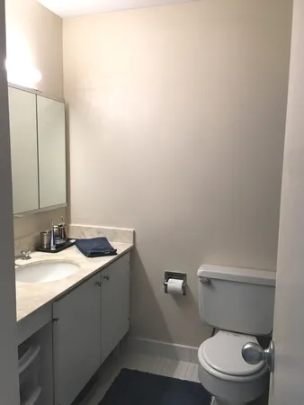$2,900 | 5445 North Sheridan Road, Unit 2702, Chicago, IL 60640