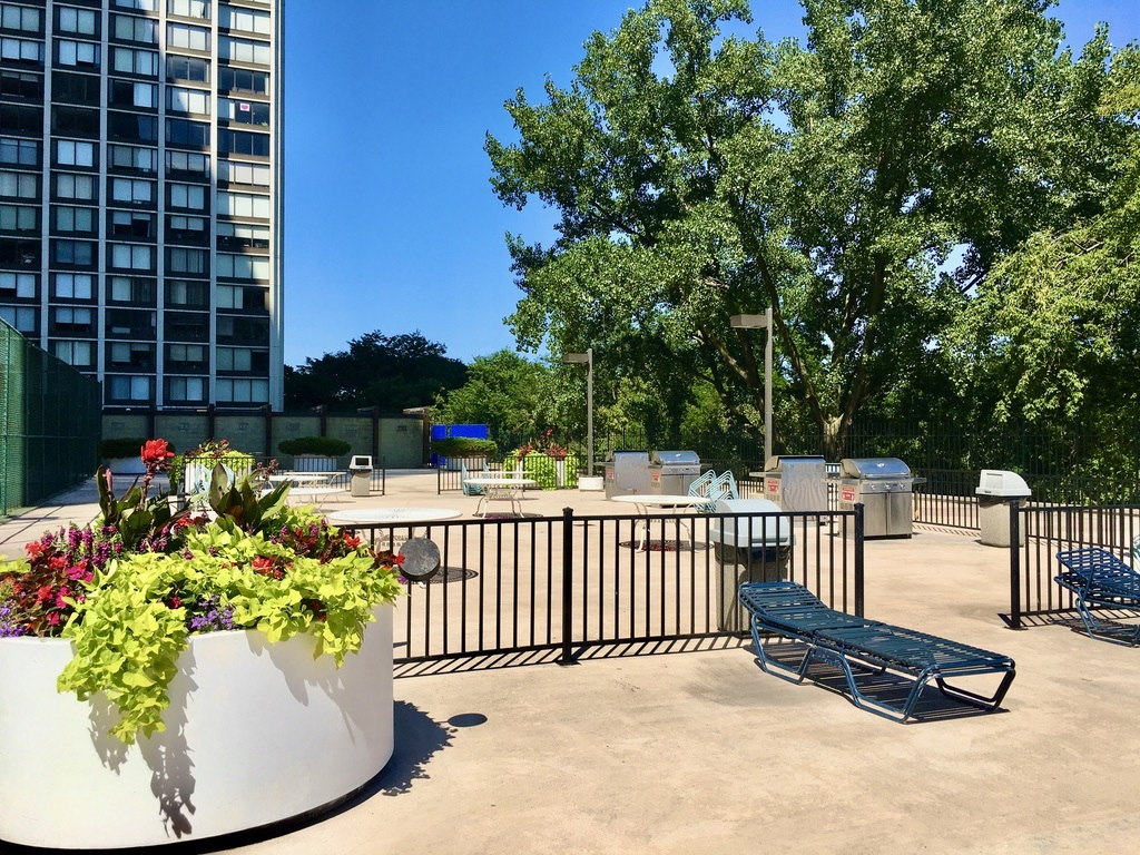 5445 North Sheridan Road, Unit 2702 Chicago, IL 60640 - Photo 20 of 25
