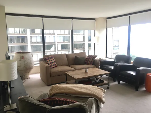 $2,900 | 5445 North Sheridan Road, Unit 2702, Chicago, IL 60640