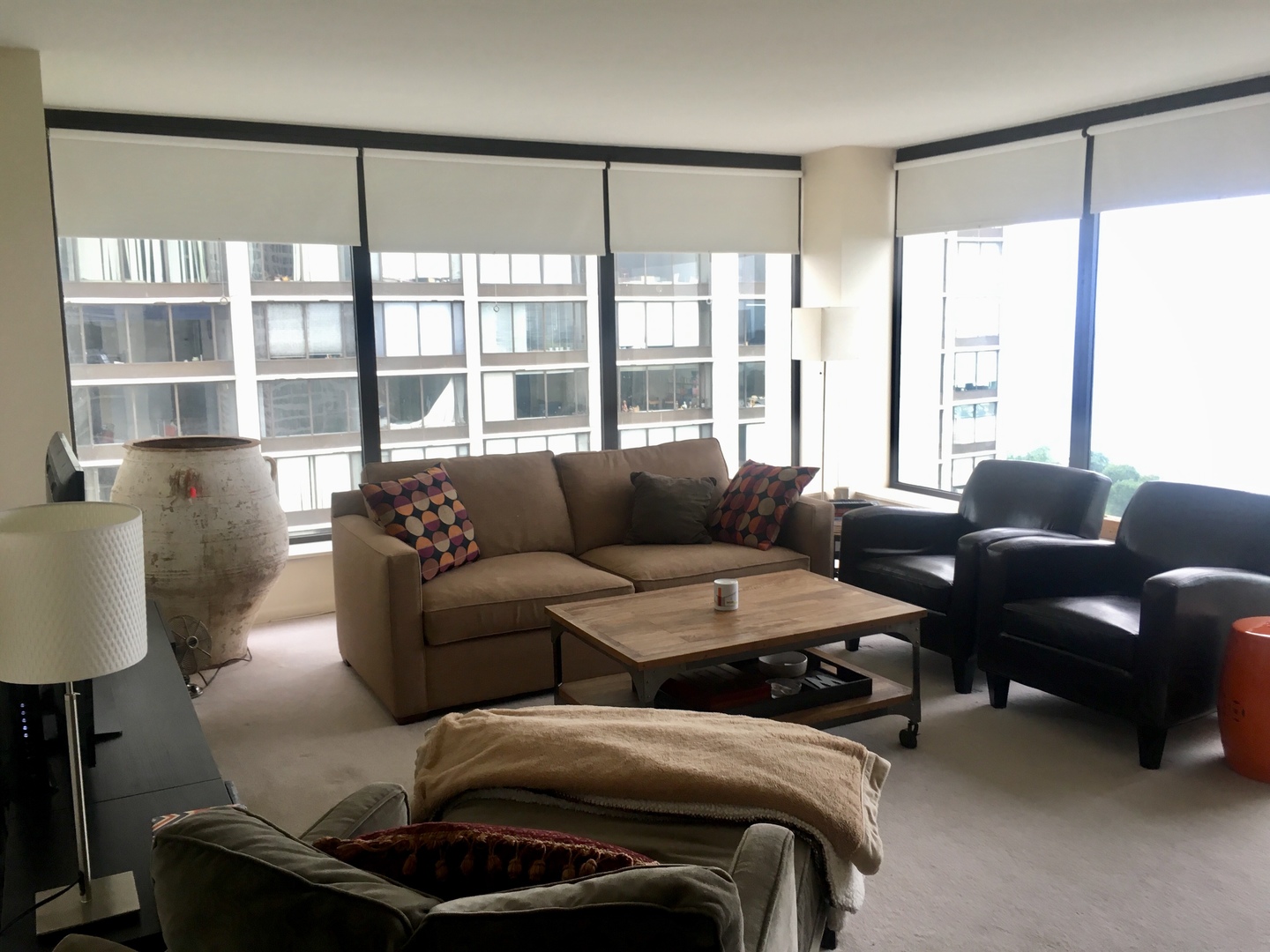 5445 North Sheridan Road, Unit 2702 Chicago, IL 60640 - Photo 2 of 24