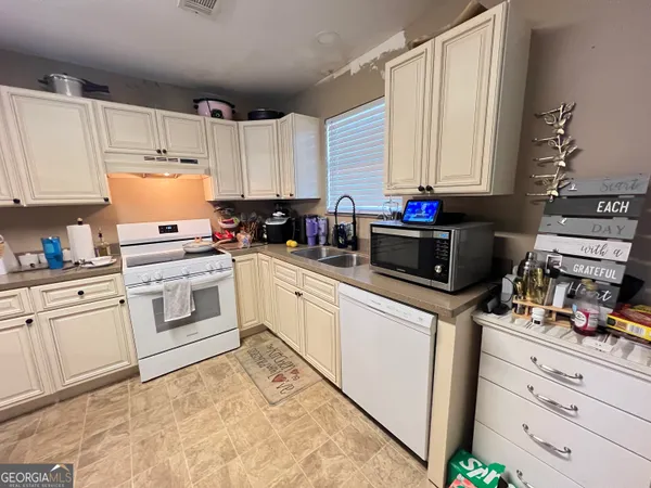 $110,000 | 212 Tallulah Trail, Unit 1, Warner Robins, GA 31088