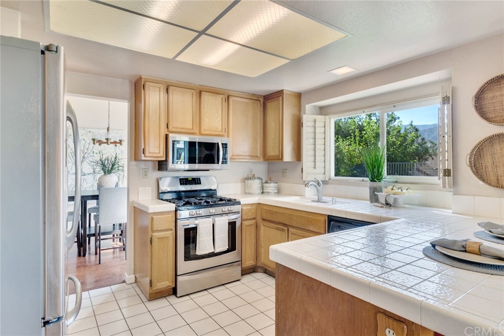 3358 Fallenleaf Drive Corona, CA 92882 - Photo 8 of 34