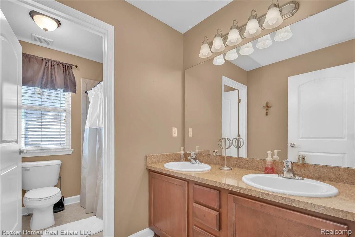 27570 Cromwell Road Novi, MI 48374 - Photo 18 of 28 18-DSC_4932.jpg