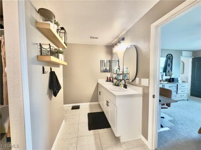 $548,000 | 713 Northwest 37th Place, Cape Coral, FL 33993