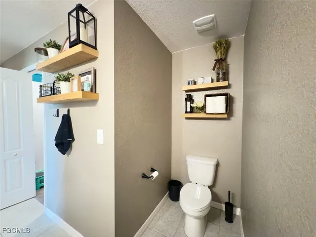 $548,000 | 713 Northwest 37th Place, Cape Coral, FL 33993