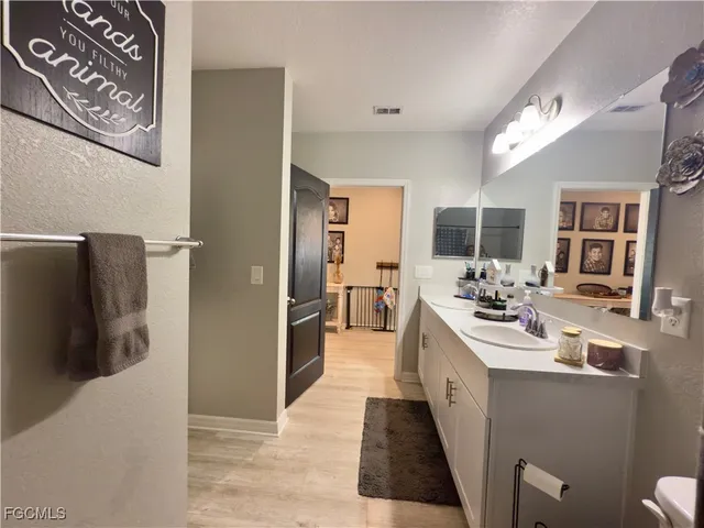 $548,000 | 713 Northwest 37th Place, Cape Coral, FL 33993