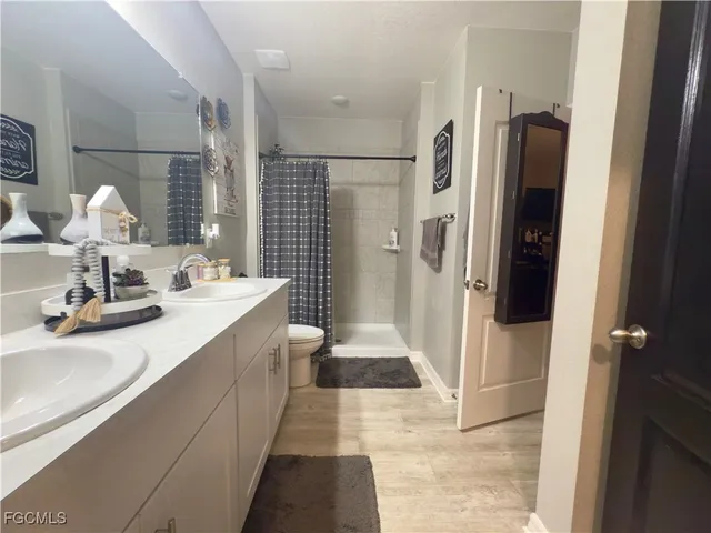 $548,000 | 713 Northwest 37th Place, Cape Coral, FL 33993