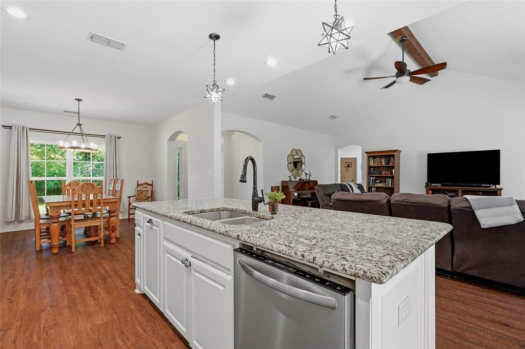 460 Joe Davis Road Van Alstyne, TX 75495 - Photo 12 of 39