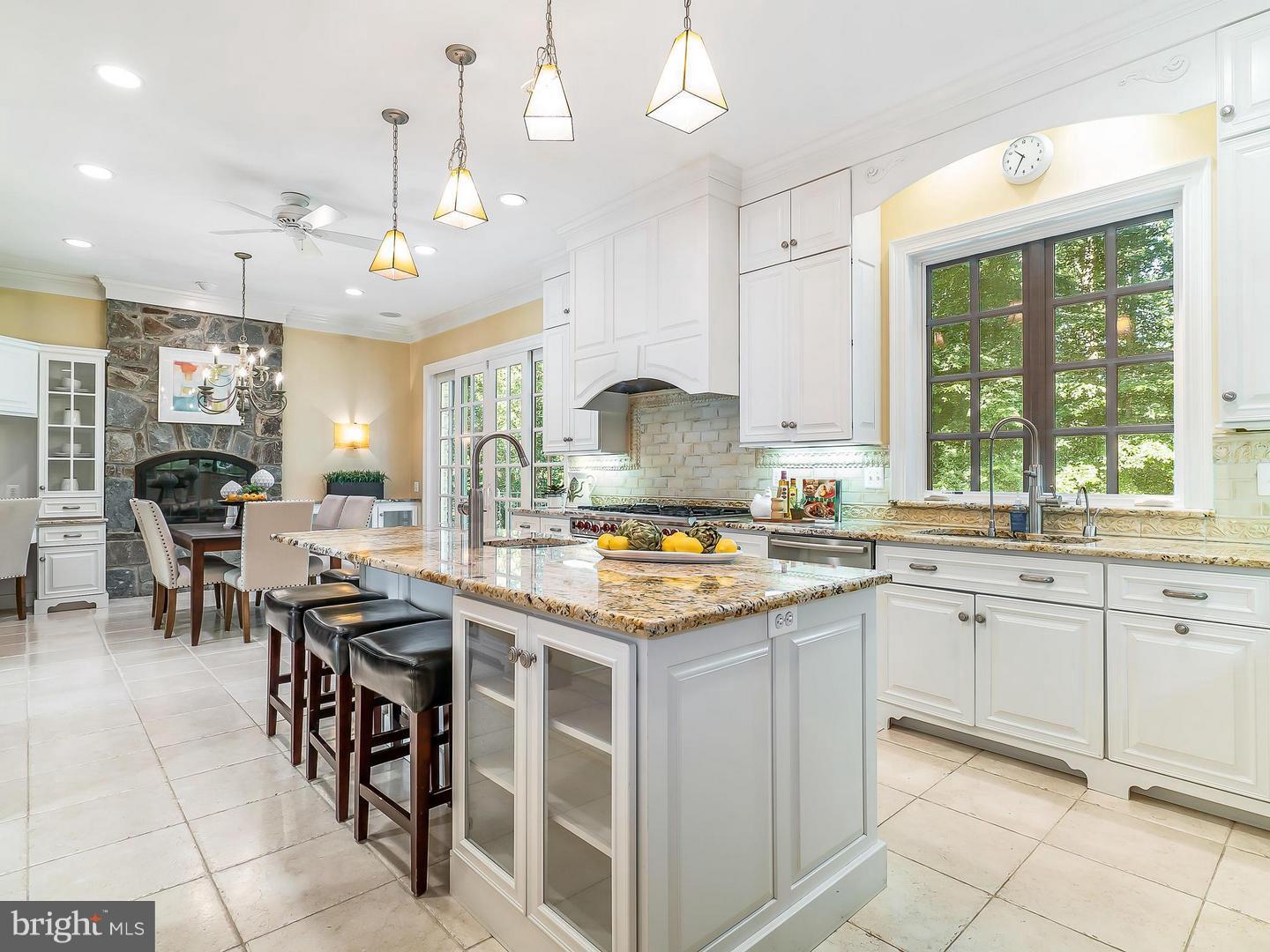 10828 Lockland Road Potomac, MD 20854 - Photo 11 of 56 KITCHEN