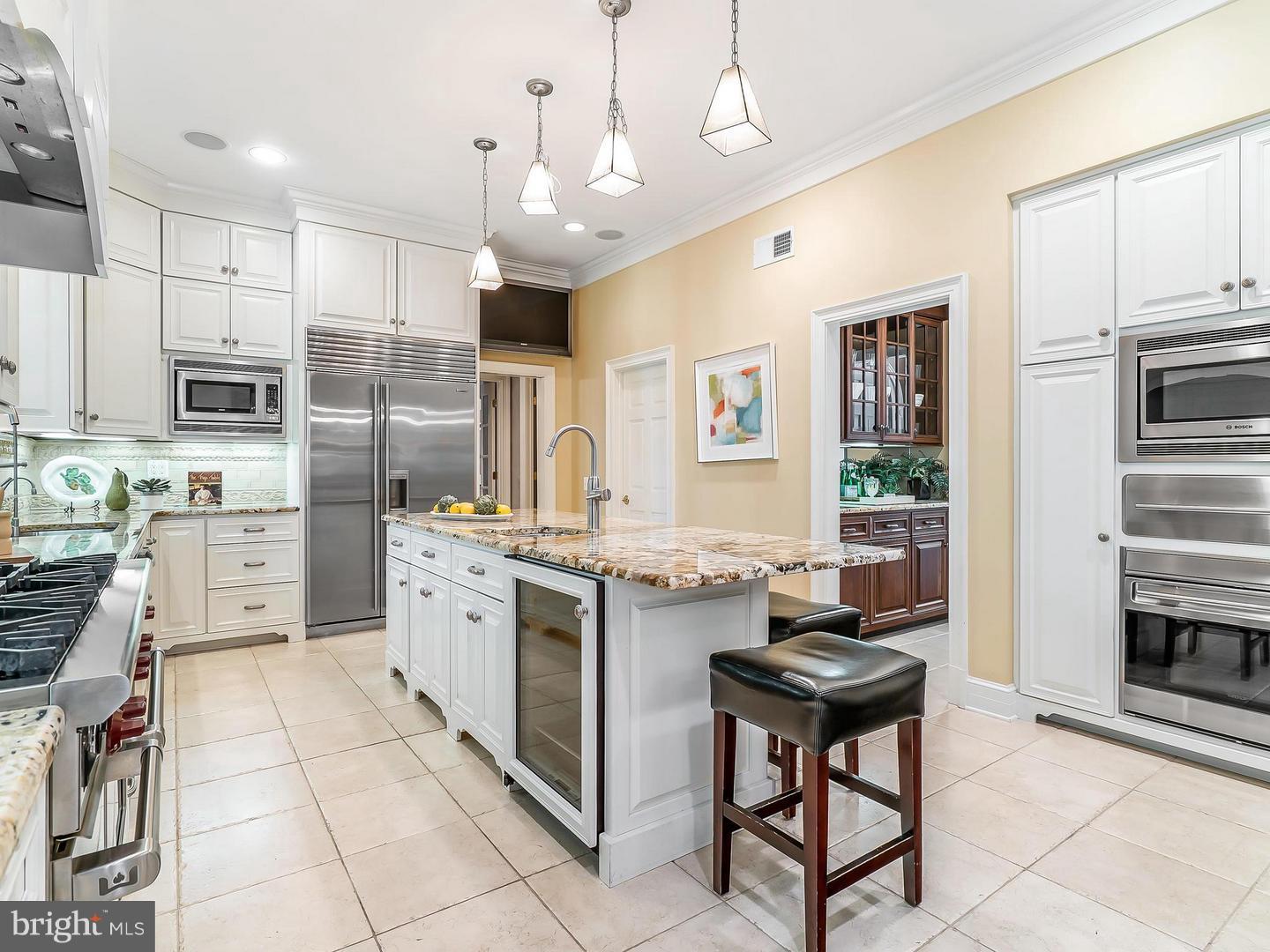 10828 Lockland Road Potomac, MD 20854 - Photo 13 of 56 KITCHEN