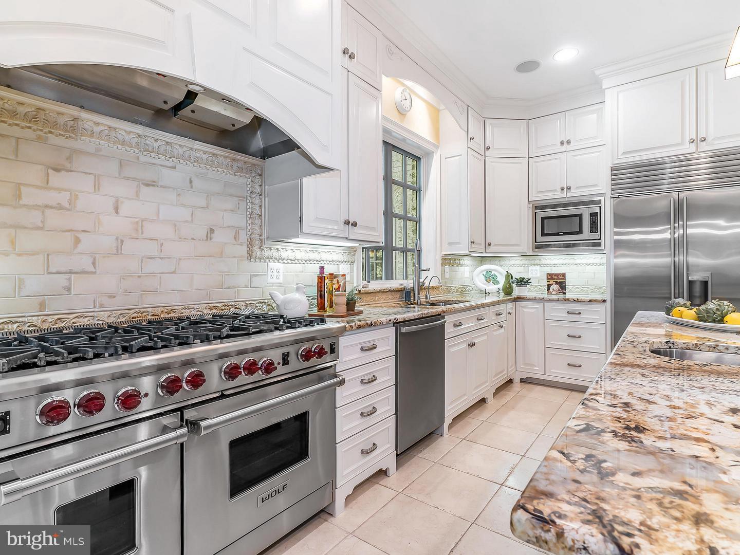 10828 Lockland Road Potomac, MD 20854 - Photo 14 of 56 KITCHEN