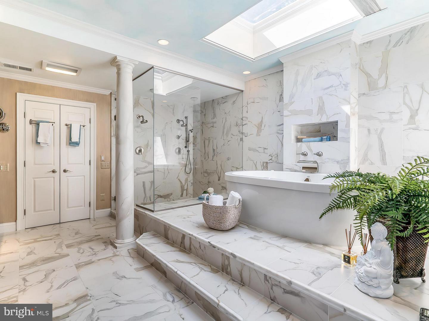 10828 Lockland Road Potomac, MD 20854 - Photo 18 of 56 MASTER BATH