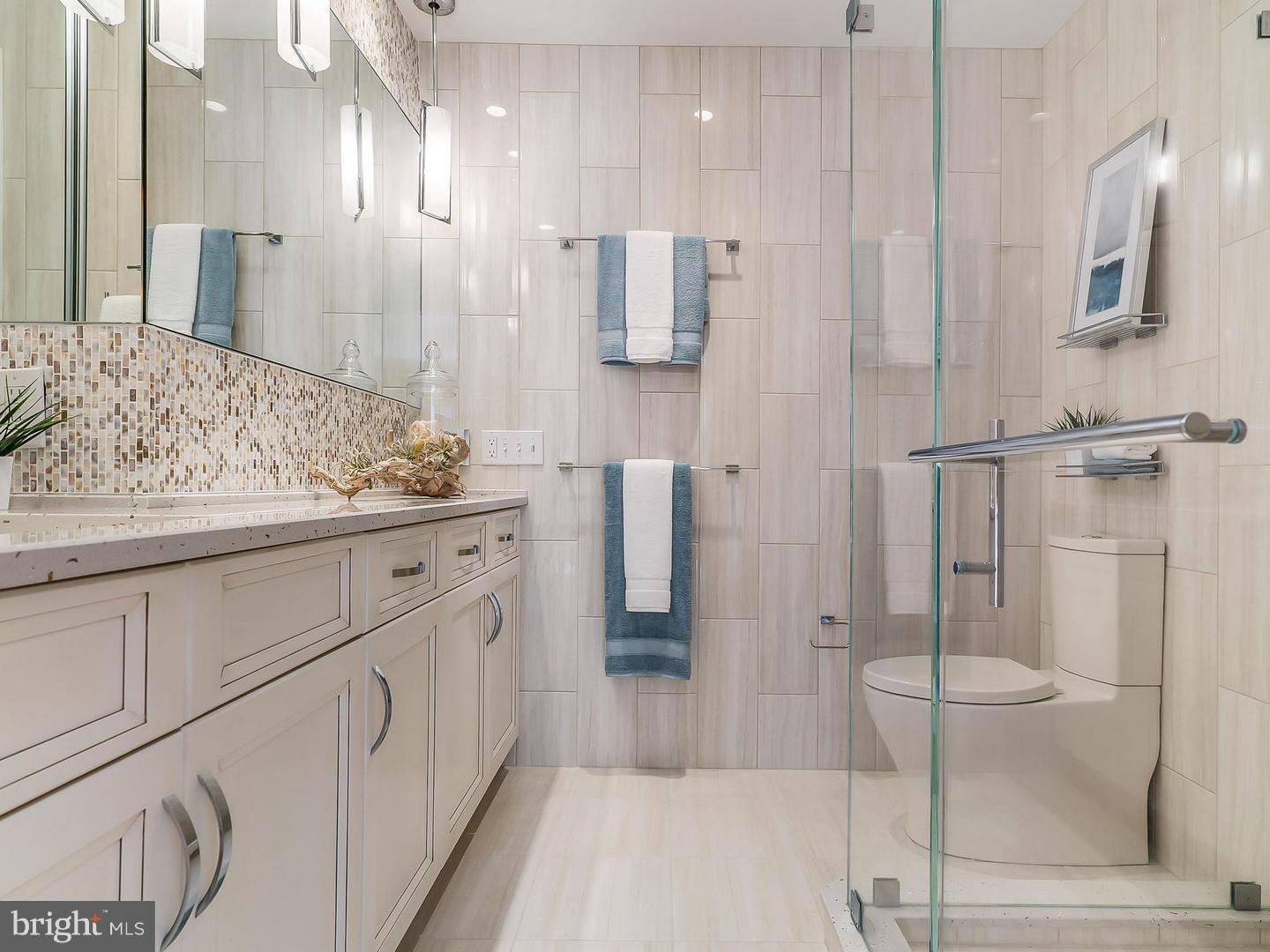 10828 Lockland Road Potomac, MD 20854 - Photo 24 of 56 BATHROOM