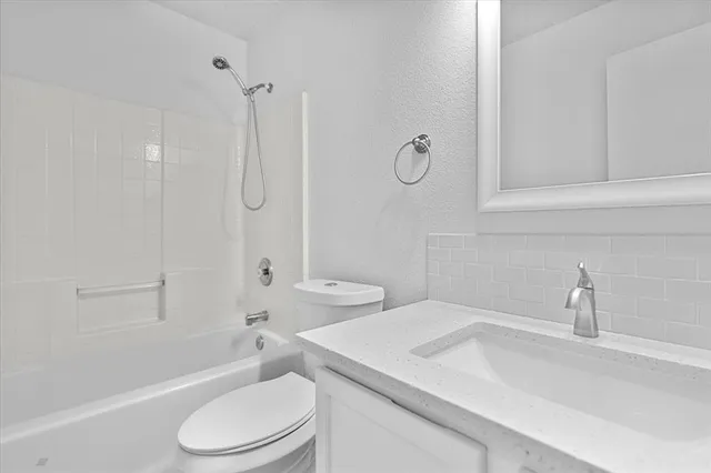 $2,295 | 1014 Mazourka Drive, Arlington, TX 76001