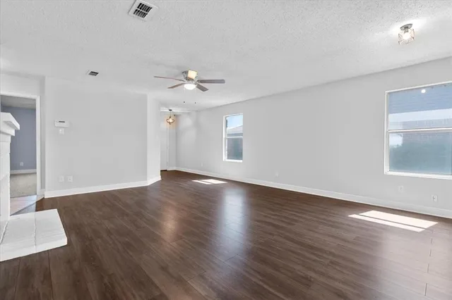 $2,295 | 1014 Mazourka Drive, Arlington, TX 76001