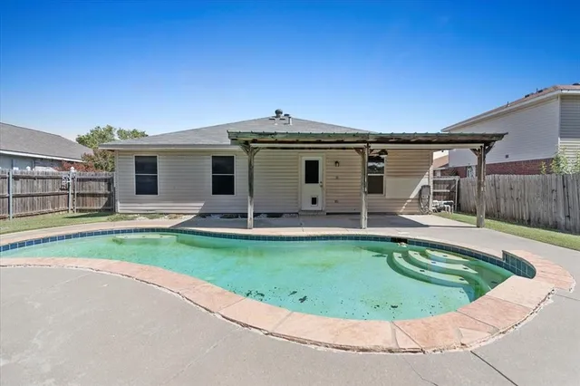 $2,295 | 1014 Mazourka Drive, Arlington, TX 76001