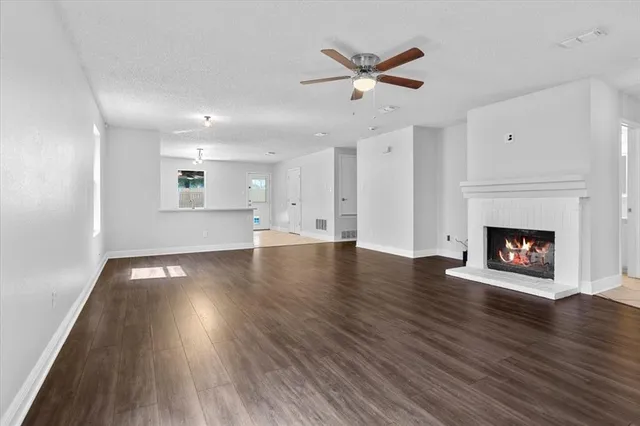 $2,295 | 1014 Mazourka Drive, Arlington, TX 76001