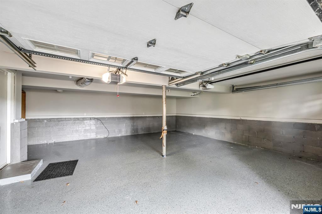 23 Hampshire Road Paramus, NJ 07652 - Photo 25 of 29 Gallery Image 25