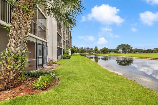 $2,300 | 3100 West Rolling Hills Circle, Unit 109, Davie, FL 33328