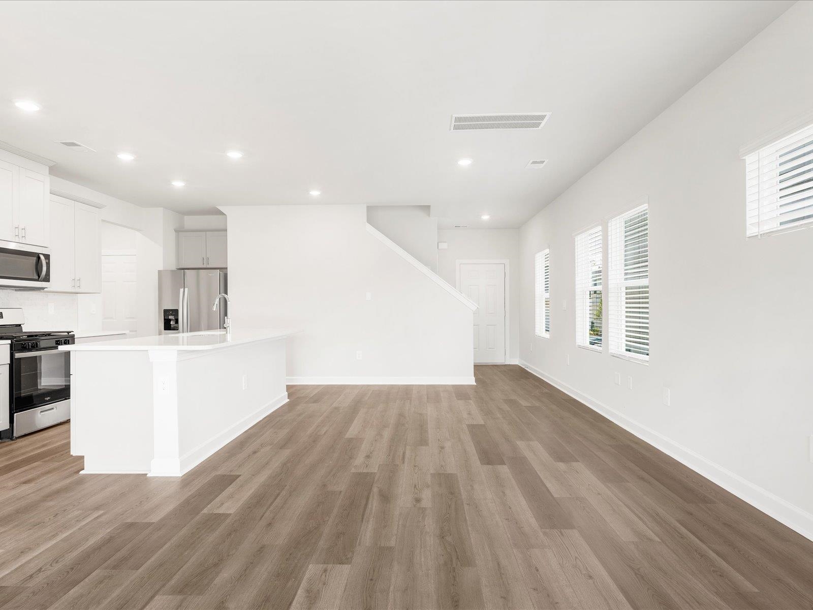 709 Whitebark Drive Pendleton, SC 29670 - Photo 5 of 35