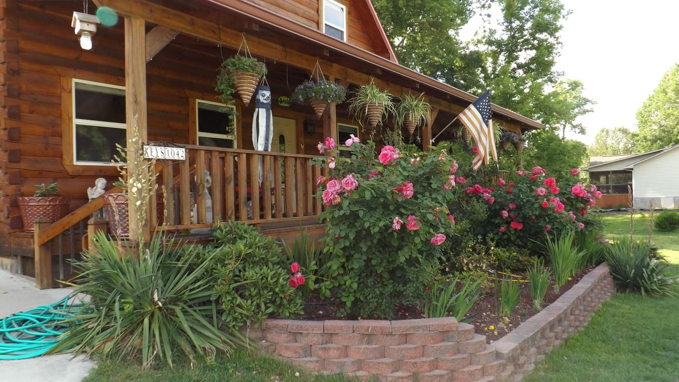 1042 Pin Hook Road, Unit 9 Spring City, TN 37381 - Photo 41 of 45 landscaping at front of home