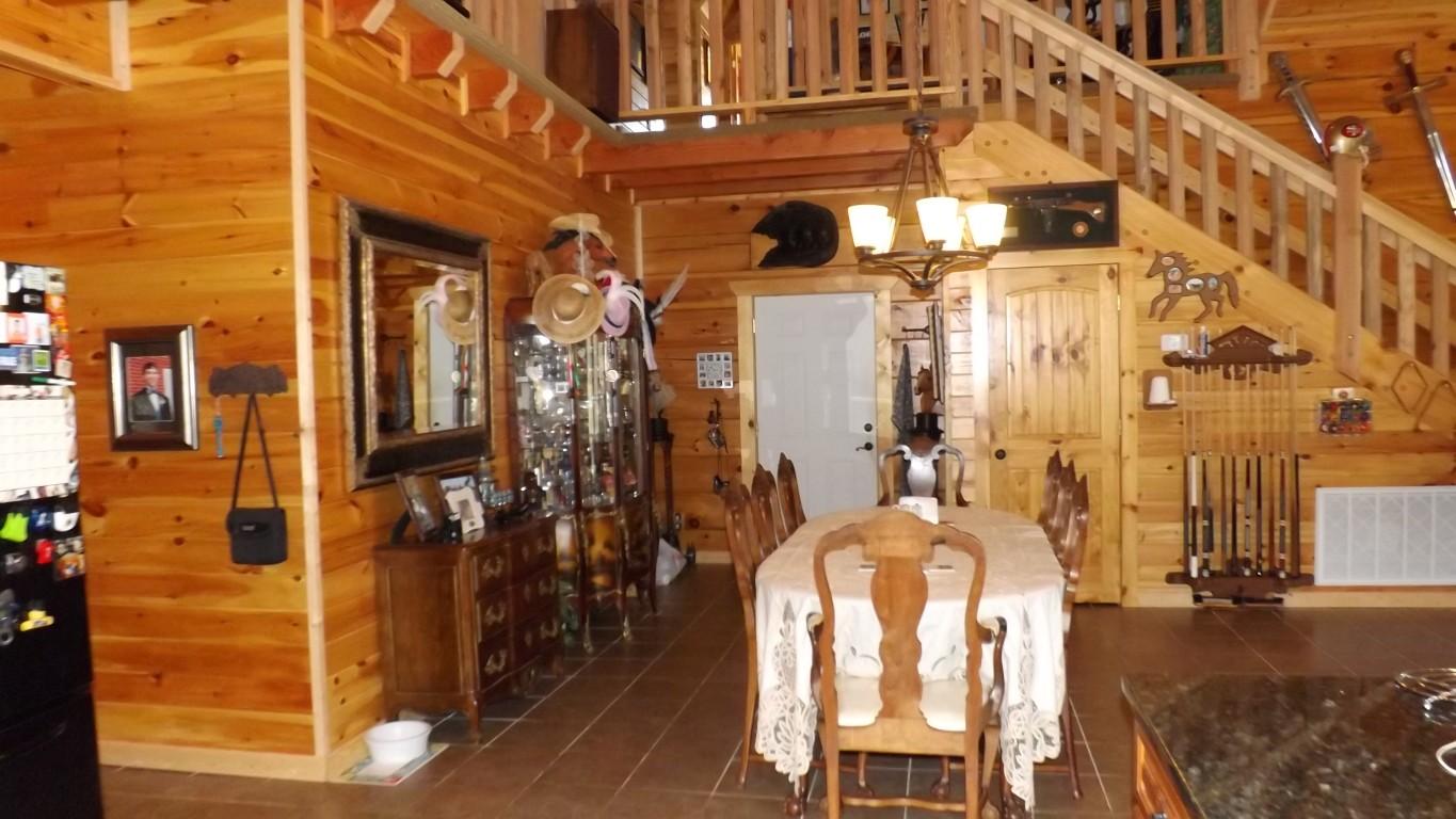 1042 Pin Hook Road, Unit 9 Spring City, TN 37381 - Photo 10 of 45 dining area