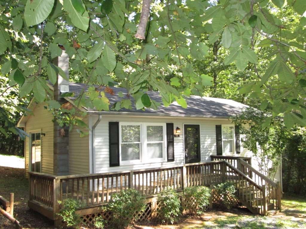 118 Village Road Shipman, VA 22971 - Photo 4 of 16