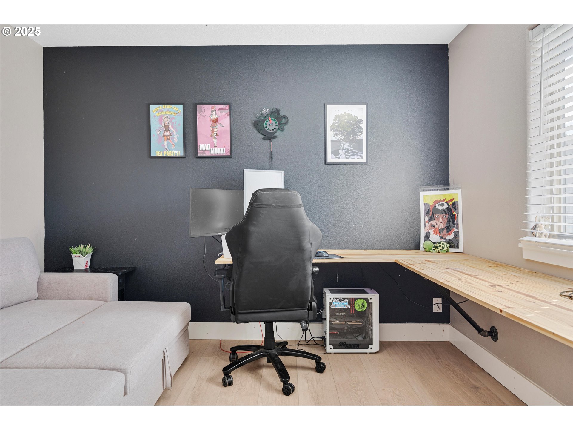 968 Salamander Road Southeast Jefferson, OR 97352 - Photo 30 of 32 a view of workspace with a window