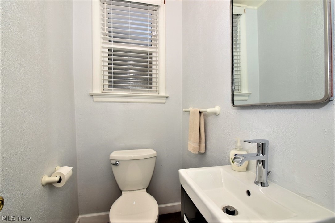 1140 Clifford Road Cleveland Heights, OH 44121 - Photo 15 of 27