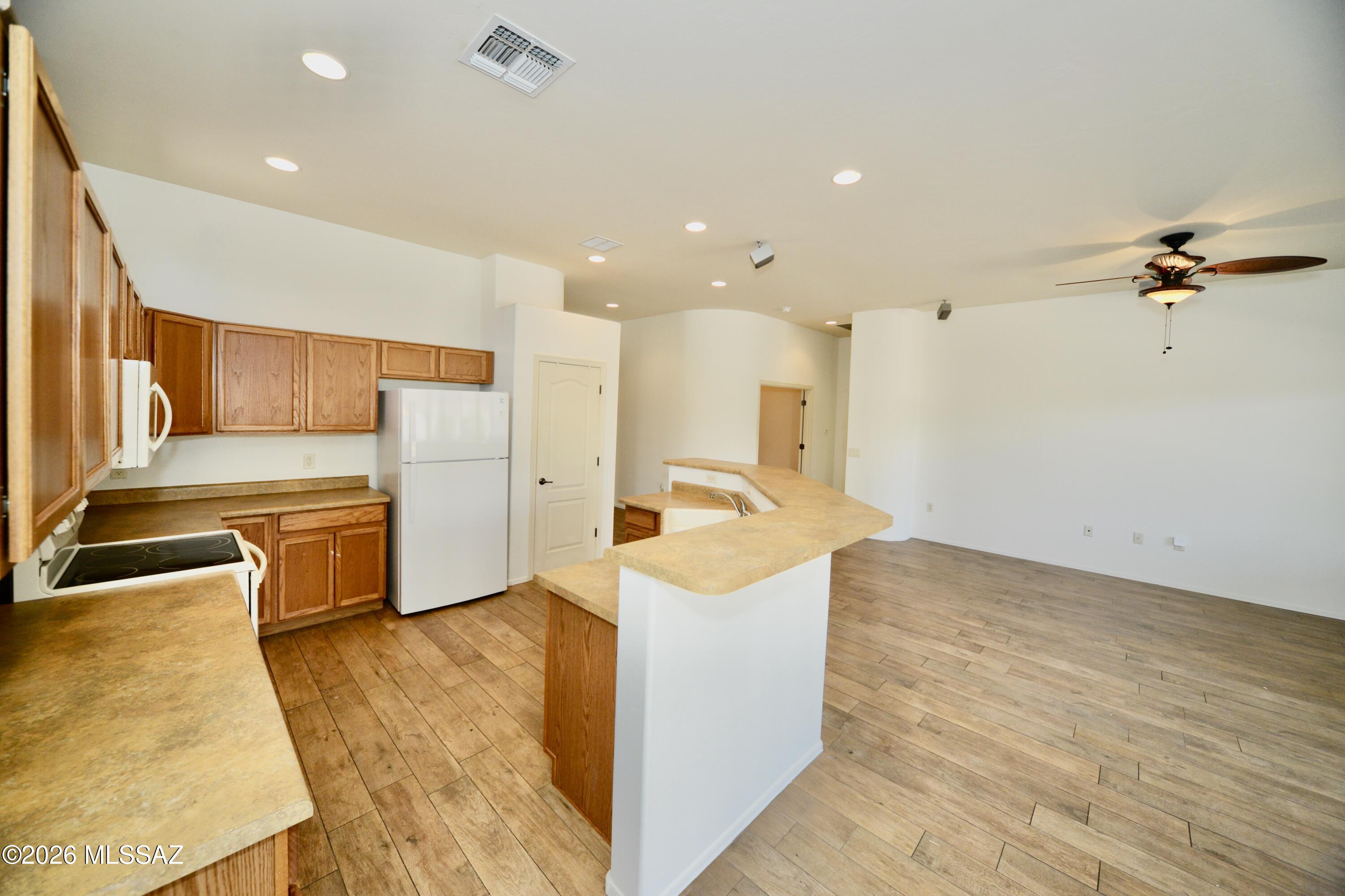 938 West Ashworth Road Green Valley, AZ 85614 - Photo 14 of 41