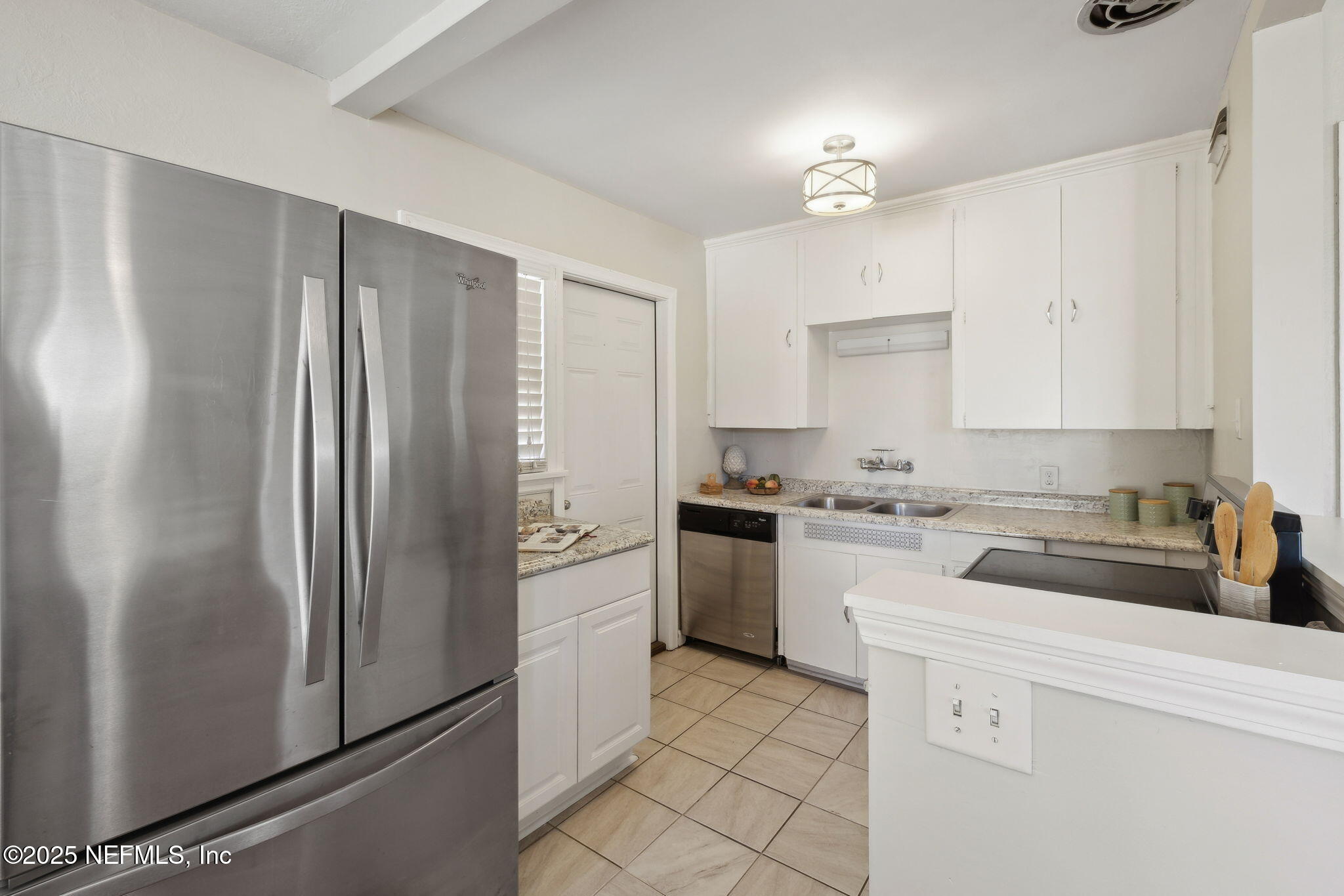 2115 Kingswood Road Jacksonville, FL 32207 - Photo 12 of 29 7-web-or-mls-2115 Kingswood Rd (9 of 10)