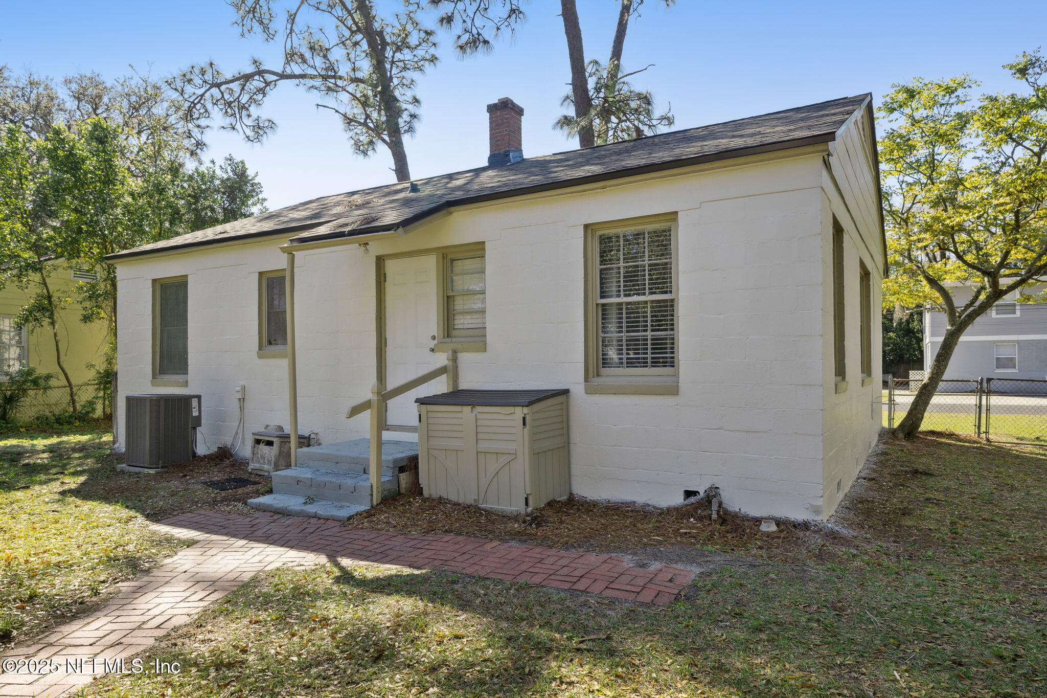2115 Kingswood Road Jacksonville, FL 32207 - Photo 26 of 29 8-web-or-mls-2115 Kingswood Rd (7 of 10)