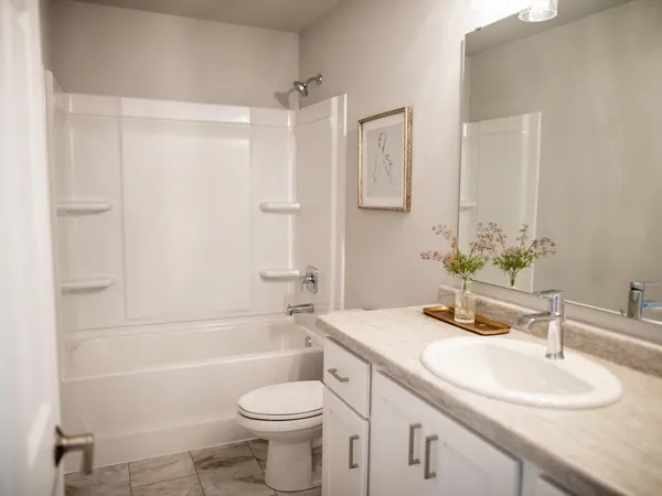 $499,999 | 10219 73rd Street South, Horace, ND 58047