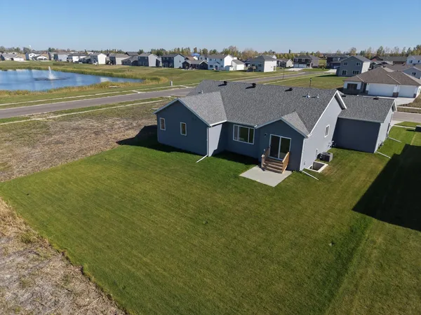 $499,999 | 10219 73rd Street South, Horace, ND 58047